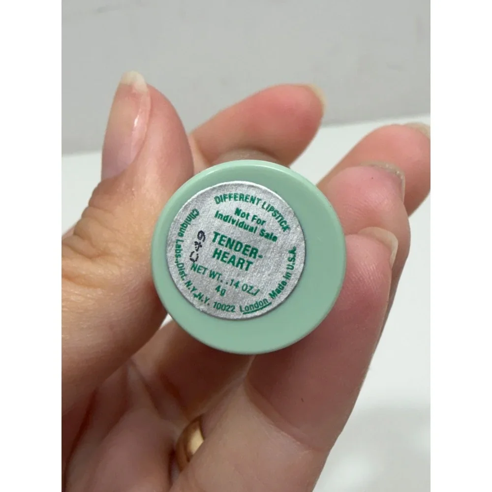 Clinique Different Lipstick Tender Heart Brownish Pink Nude 0.14oz 4g Green Tube